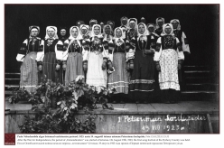 1923 - Pärast Vabadussõda algas Setomaal eestistamise periood. 1923. aasta 19. augustil toimus esimene Petserimaa laulupidu. 
Foto: EAA.2113.1.15.31